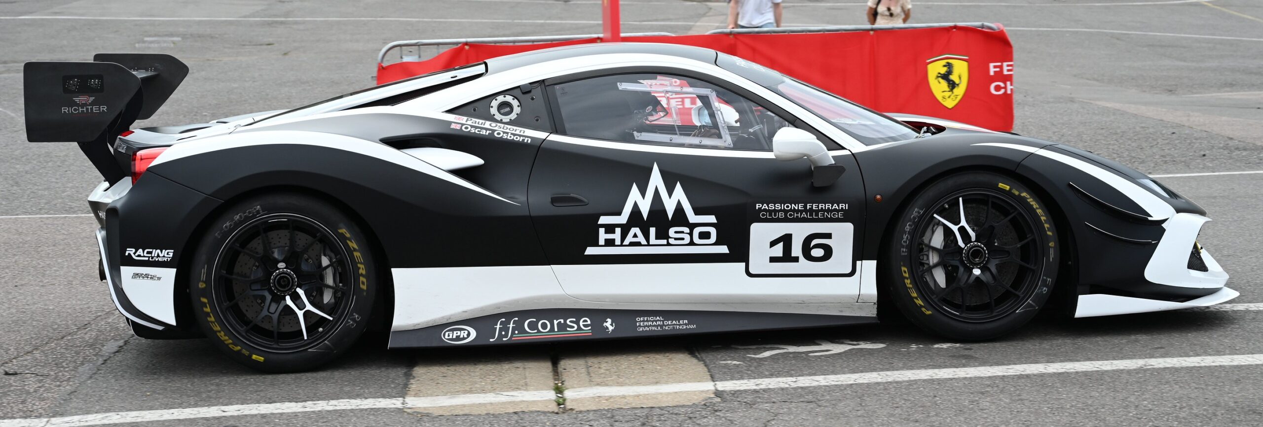 FF コルセ ハルソ フェラーリ 488 2025